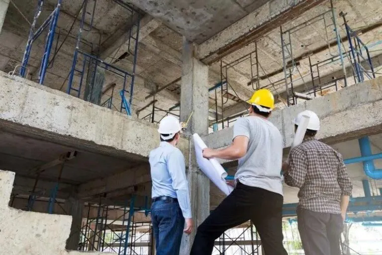 Obra por administração